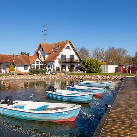 Zur Wittower Faehre Wiek auf Rügen