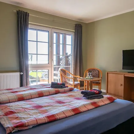 Zur Wittower Faehre Pensionat Wiek auf Rügen